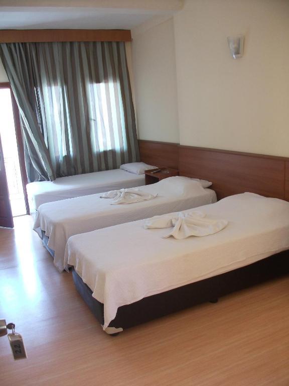 Tug Hotel Kusadası Rum bild