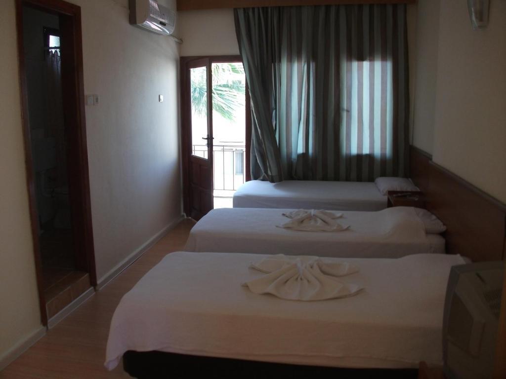 Tug Hotel Kusadası Exteriör bild