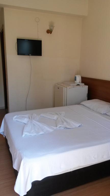 Tug Hotel Kusadası Exteriör bild