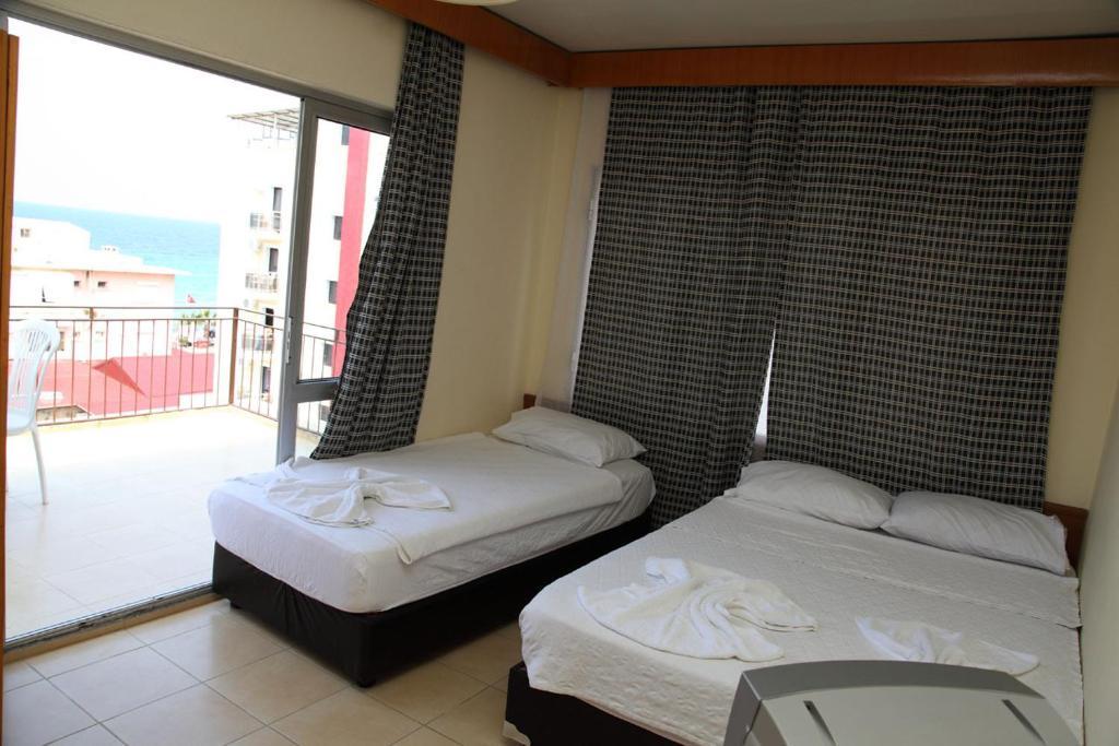 Tug Hotel Kusadası Rum bild